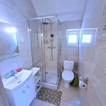 Nyaraló Zefir Nad Morzem I Jeziorem Jezierzany